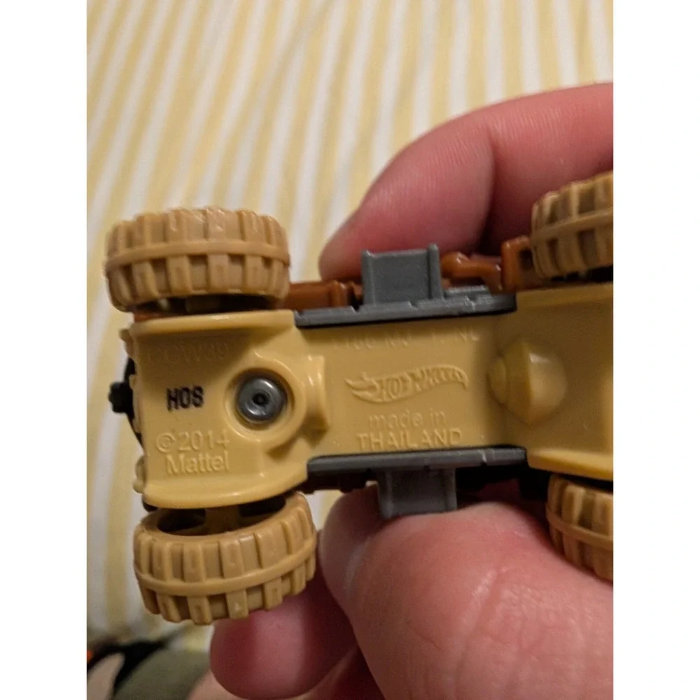 Star Wars Hot Wheels Chewbacca Character Car Diecast Toy Truck CGW39 Loose
